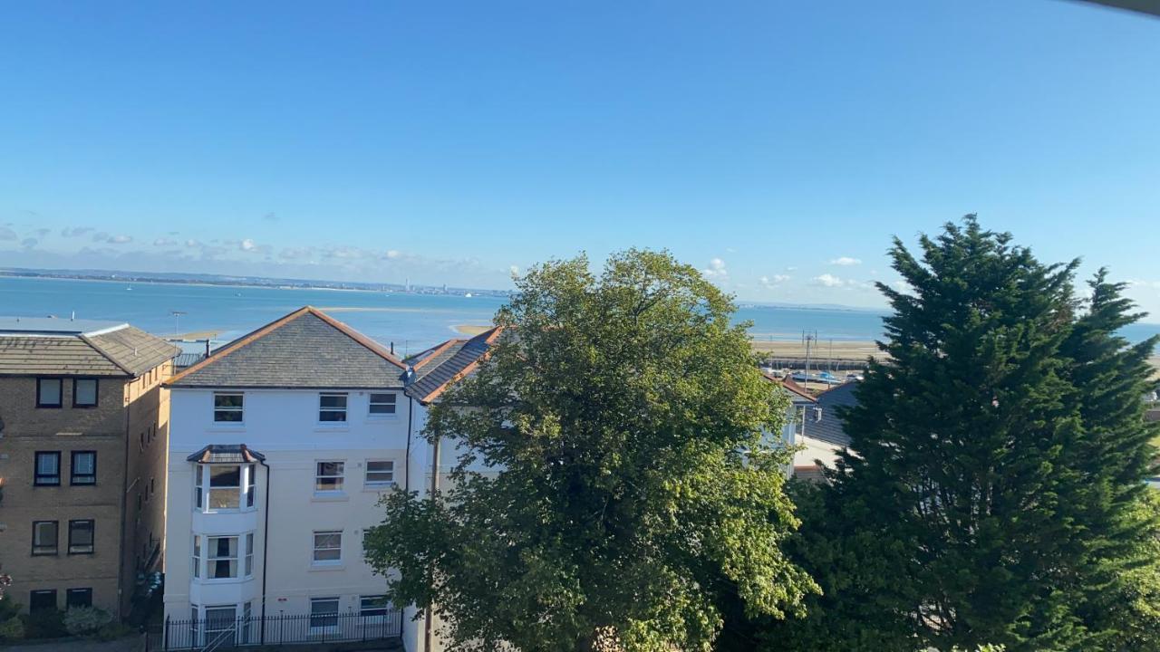 Serene In Ryde Ryde  Exteriör bild